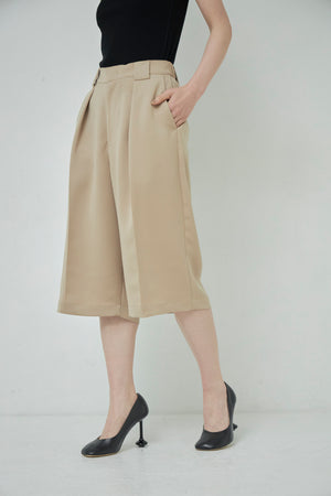 Double Cross Center press shorts