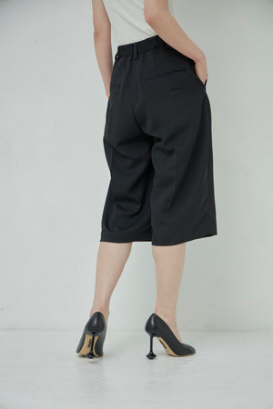 Double Cross Center press shorts