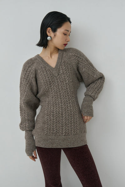 画像をギャラリービューアに読み込む, Sharp shape Wool pullover