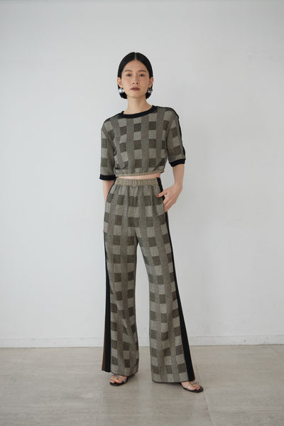 Load image into Gallery viewer, Checkered Cropped Knit Tops
