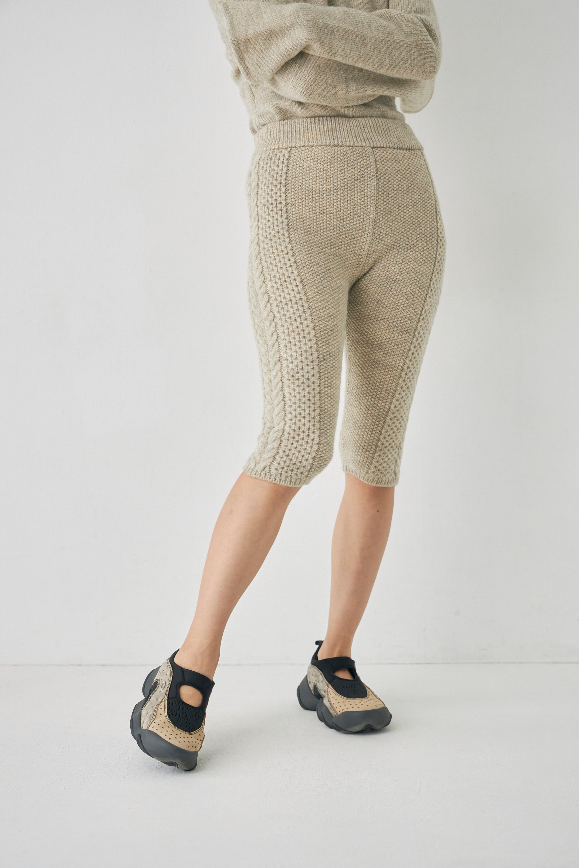 WOMEN > PANTS / SKIRT – Mediam