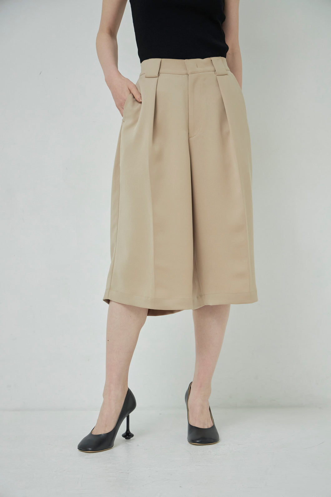 Double Cross Center press shorts