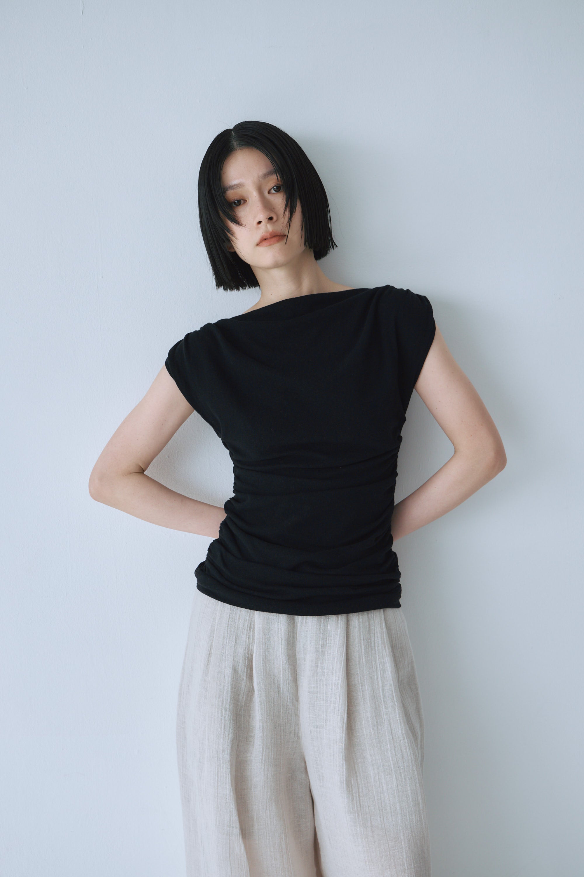mediam / Gather Drape Tops 新品未使用 Gather Drape Tops – Mediam