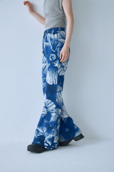 画像をギャラリービューアに読み込む, Photo Knit Bell Bottoms
