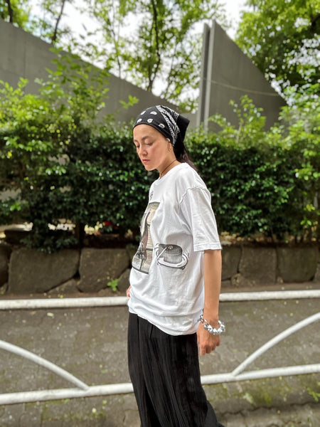 Load image into Gallery viewer, Mediam Photo ×「STAMP DOODLE」Tee
