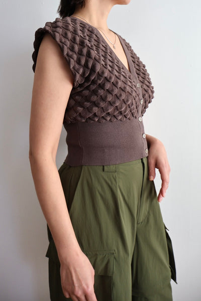 Load image into Gallery viewer, Scale Like knit vest
