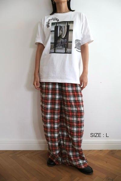 Load image into Gallery viewer, Mediam Photo ×「STAMP DOODLE」Tee
