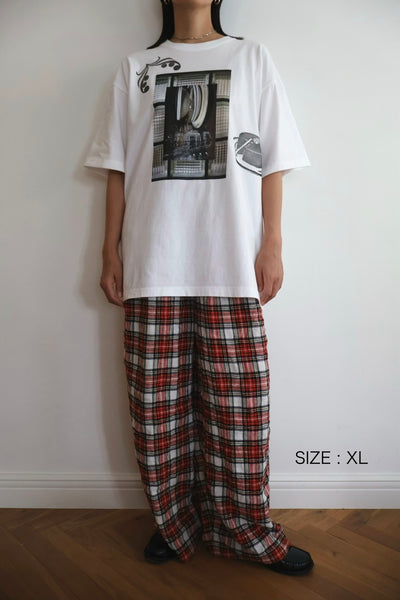 Load image into Gallery viewer, Mediam Photo ×「STAMP DOODLE」Tee
