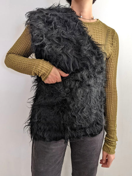 画像をギャラリービューアに読み込む, Shaggy One Shoulder Vest
